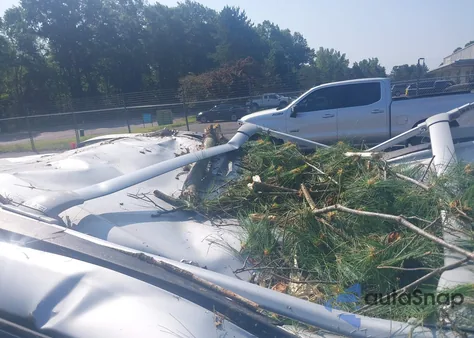 2015 Nissan Pathfinder S z USA, uszkodzony, nr VIN 5N1AR2MM3FC677811